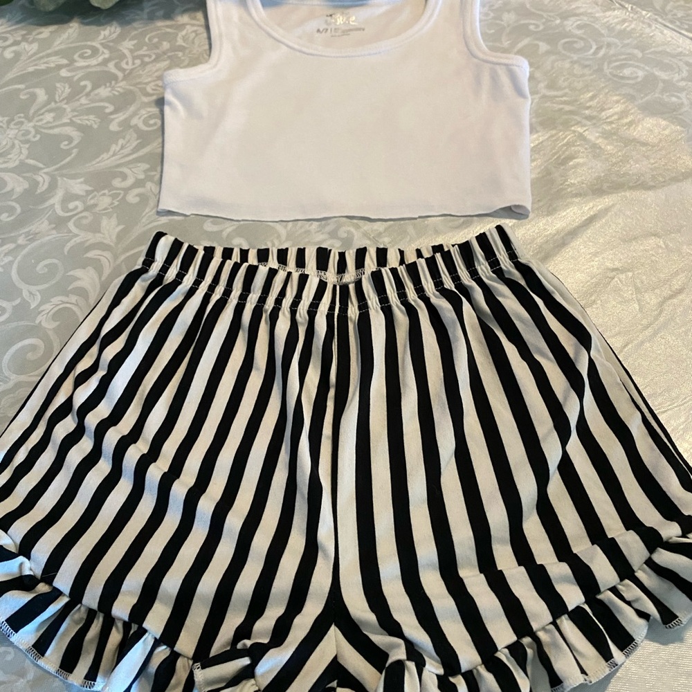 Justice white tank 6/7 w Shein shorts 8Y